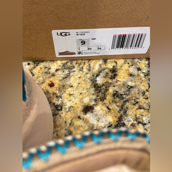 Ugg Tazz - Picture 5 of 10